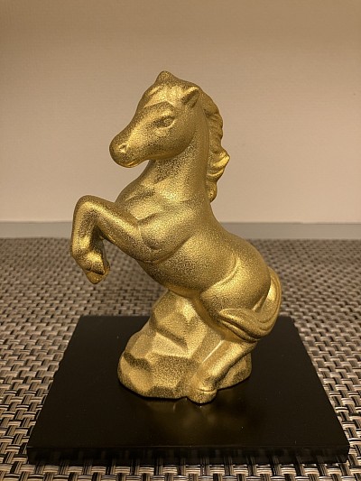 金の馬